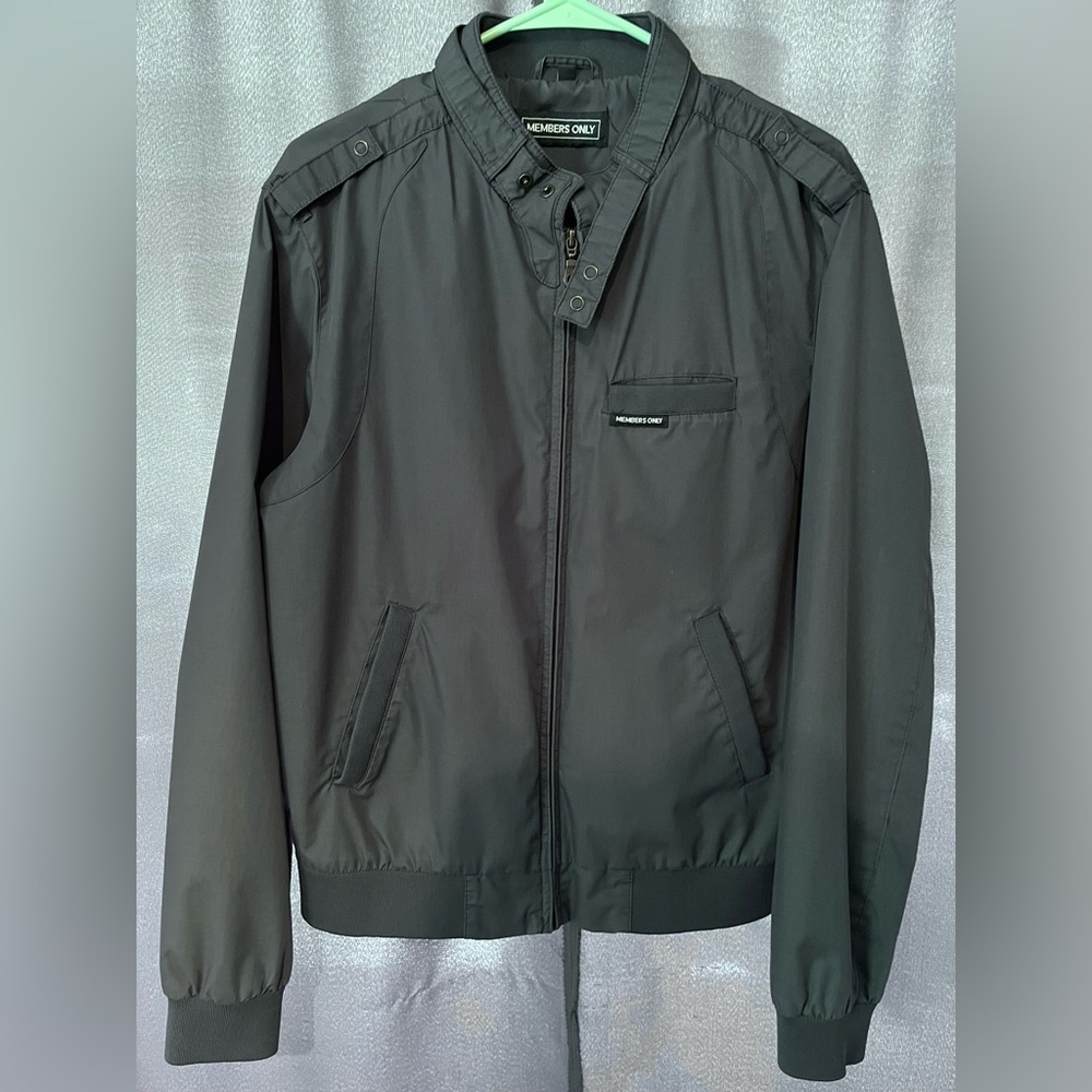Like new! Authentic Members Only medium men's jacket in slate grey.